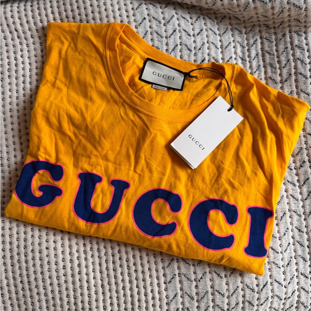 GUCCI- NWT sz L
Unisex but fits like Large for Women and M for Men